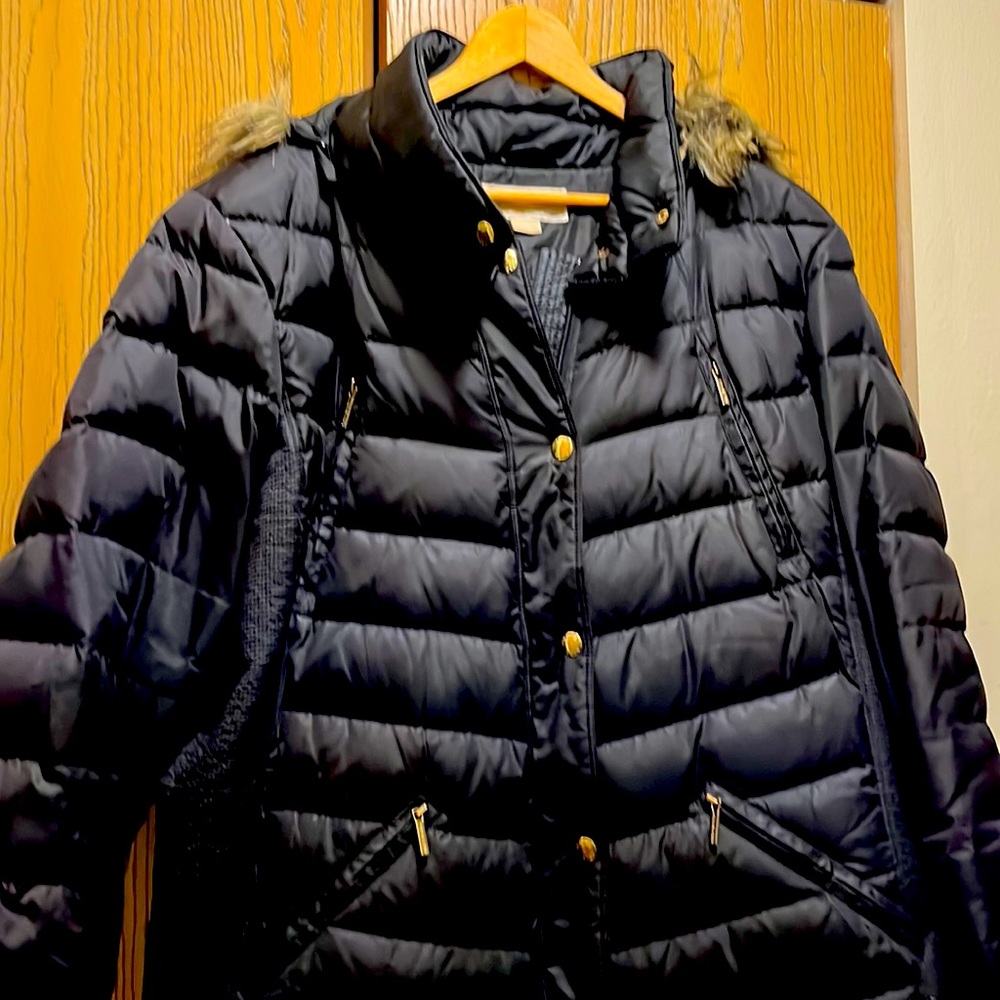 Michael Kors Winter Jacket. Slimming & Shapely. Faux Fur trimmed hood. Size 2X